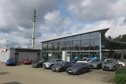 Car image 7