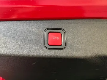 Car image 32