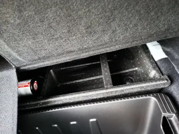 Car image 40