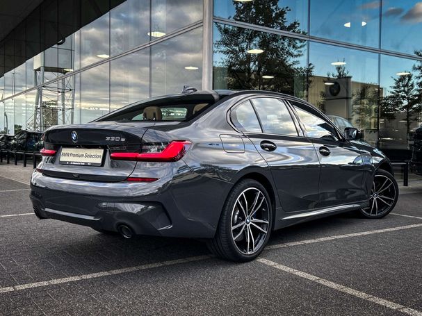 BMW 330e M Sport 215 kW image number 2