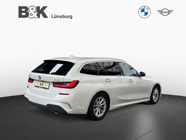 BMW 320i Touring 135 kW image number 4