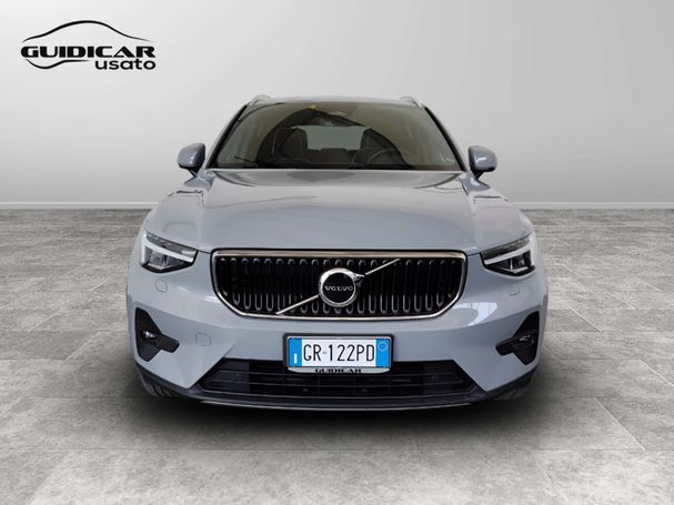 Volvo XC40 B3 Core 120 kW image number 3