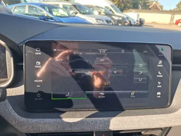 Car image 24