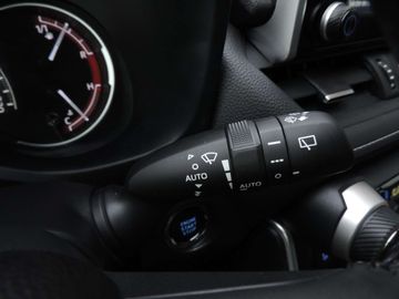 Car image 30