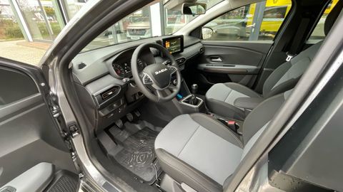 Car image 20