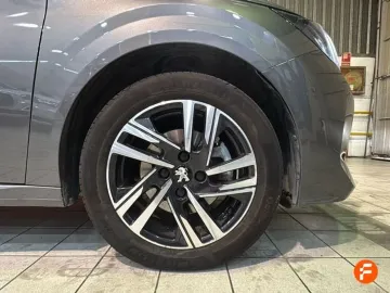 Car image 29