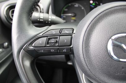 Car image 11