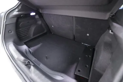 Car image 46