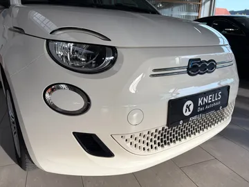 Car image 28
