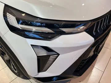 Car image 24