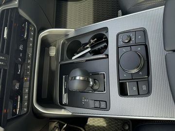 Car image 23