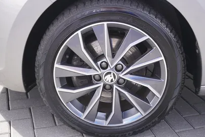 Car image 29