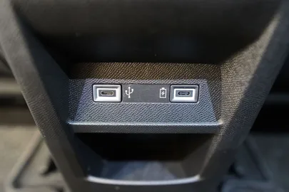 Car image 37