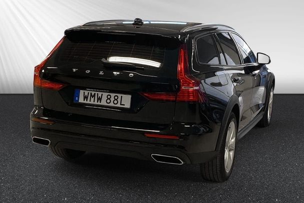 Volvo V60 Cross Country D4 AWD 141 kW image number 6