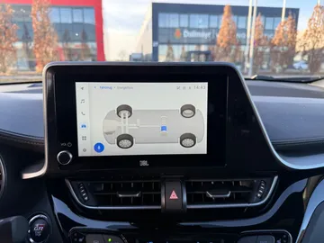 Car image 30
