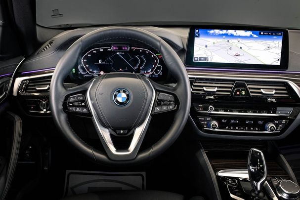 BMW 530 Luxury Line xDrive 216 kW image number 18