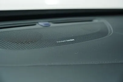Car image 39