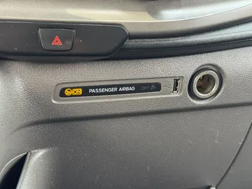 Car image 49