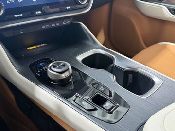 Car image 28