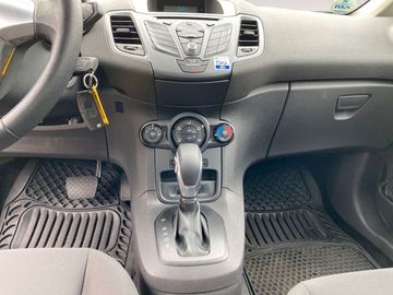 Car image 11