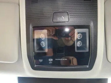 Car image 40