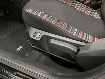 Car image 33