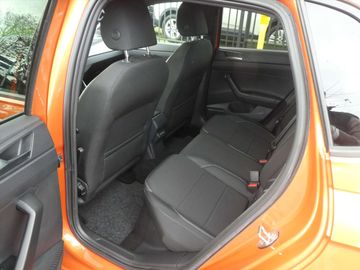 Car image 32