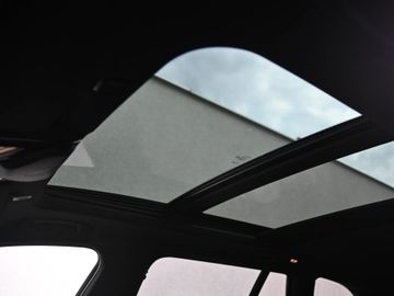 Car image 36