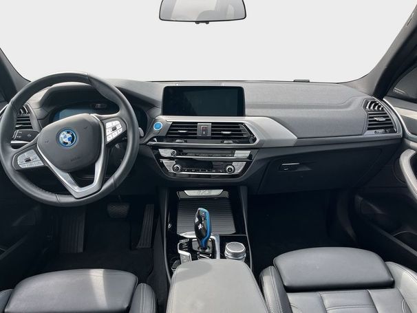 BMW iX3 210 kW image number 17