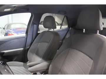 Car image 37