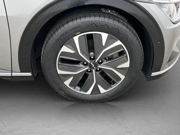Car image 38