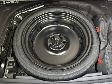 Car image 29