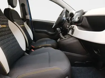 Car image 15