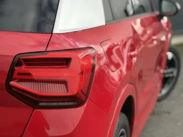 Car image 30