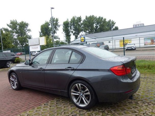 BMW 320i 135 kW image number 9