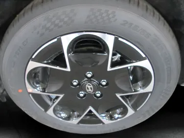Car image 25