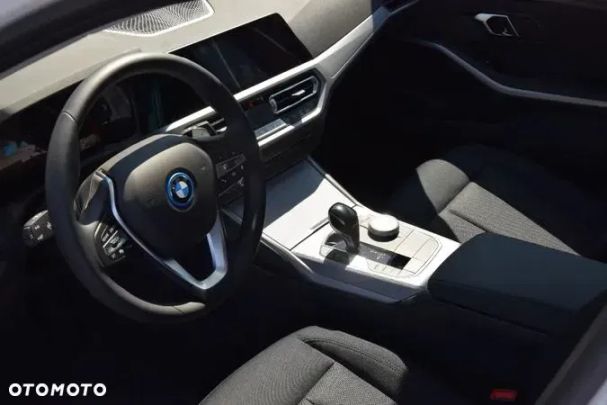 BMW 330 Touring 185 kW image number 19