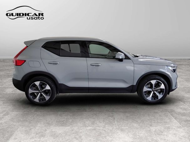 Volvo XC40 B3 Core 120 kW image number 12