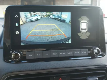 Car image 25