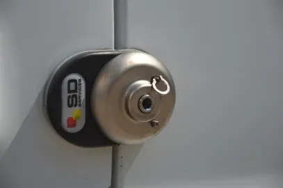 Car image 40