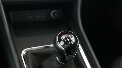 Car image 33