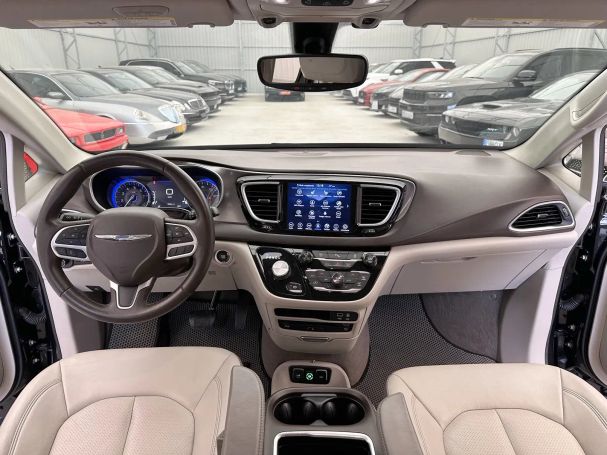 Chrysler Pacifica 214 kW image number 6