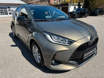 Car image 3