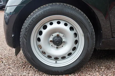 Car image 32