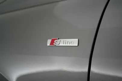 Car image 27