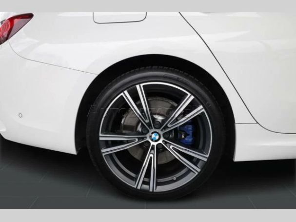 BMW 330 e xDrive 215 kW image number 7