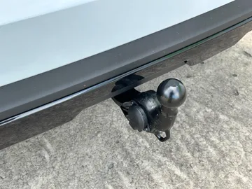 Car image 47