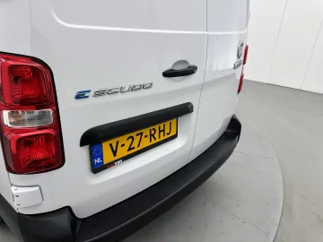 Car image 35