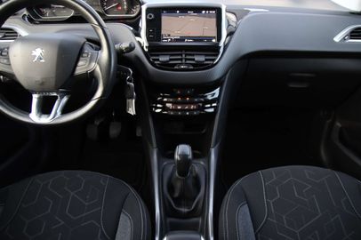 Car image 21