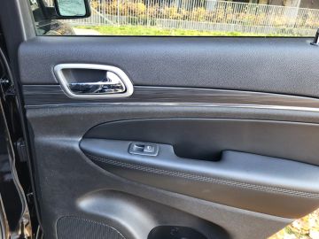 Car image 37